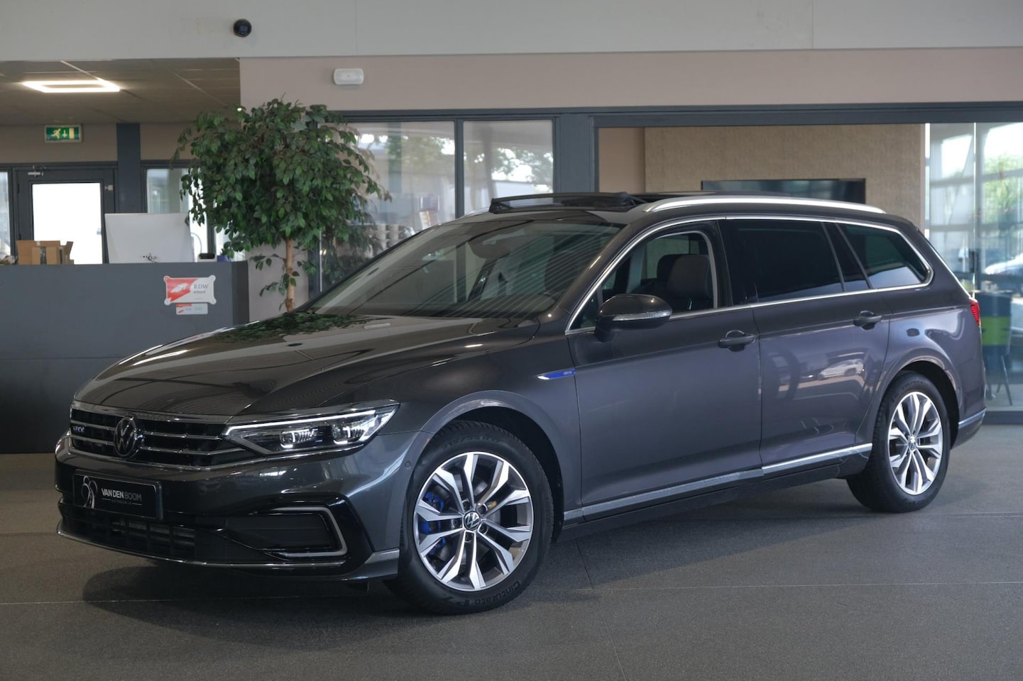 Volkswagen Passat Variant - 1.4 TSI GTE 218PK Pano Virtual Led Navi Cam - AutoWereld.nl