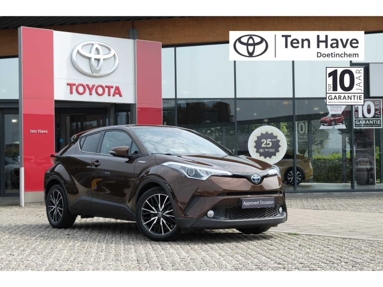 Toyota C-HR - 1.8 Hybrid 122PK Dynamic Automaat | Navigatie | Airco | Climate - AutoWereld.nl