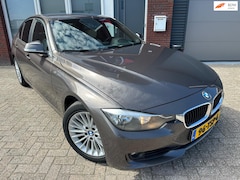 BMW 3-serie - 320i High Executive / PDC / Leder / Navi / AUT