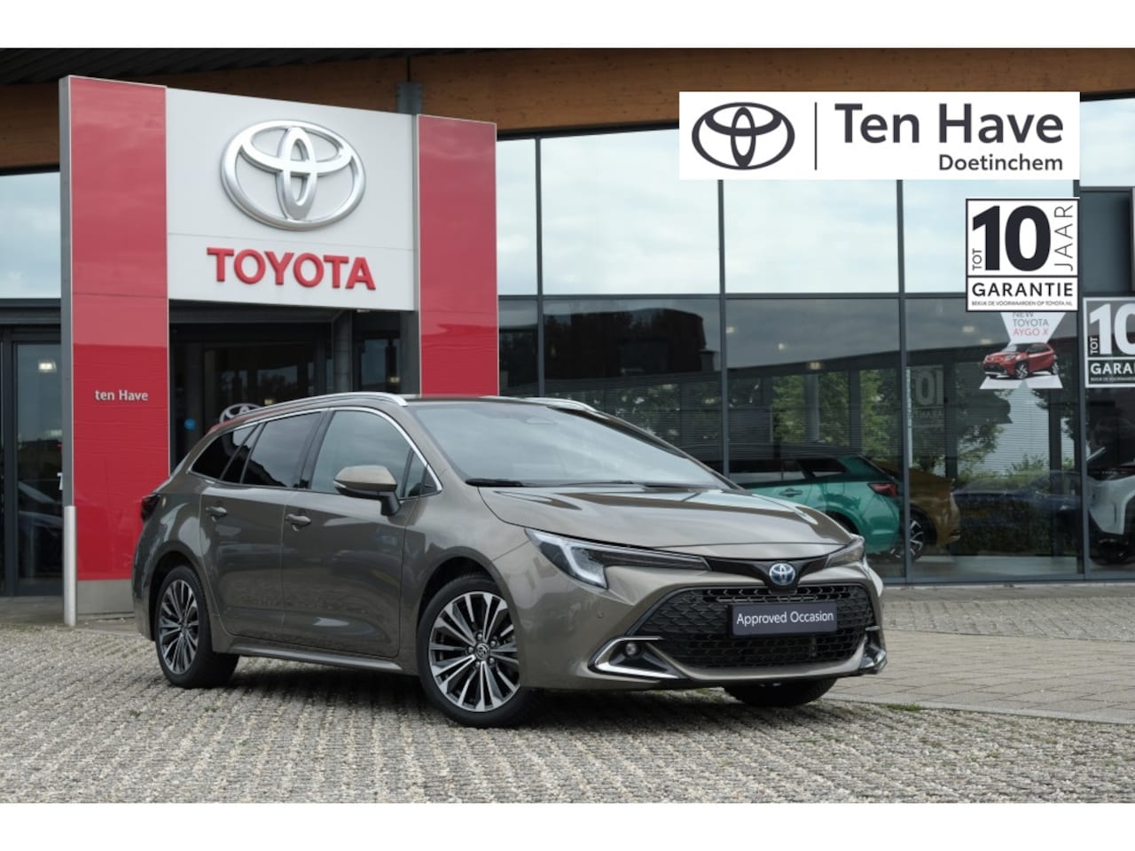 Toyota Corolla Touring Sports - 1.8 Hybrid 140PK First Edition Automaat | Apple CarPlay / Andro - AutoWereld.nl