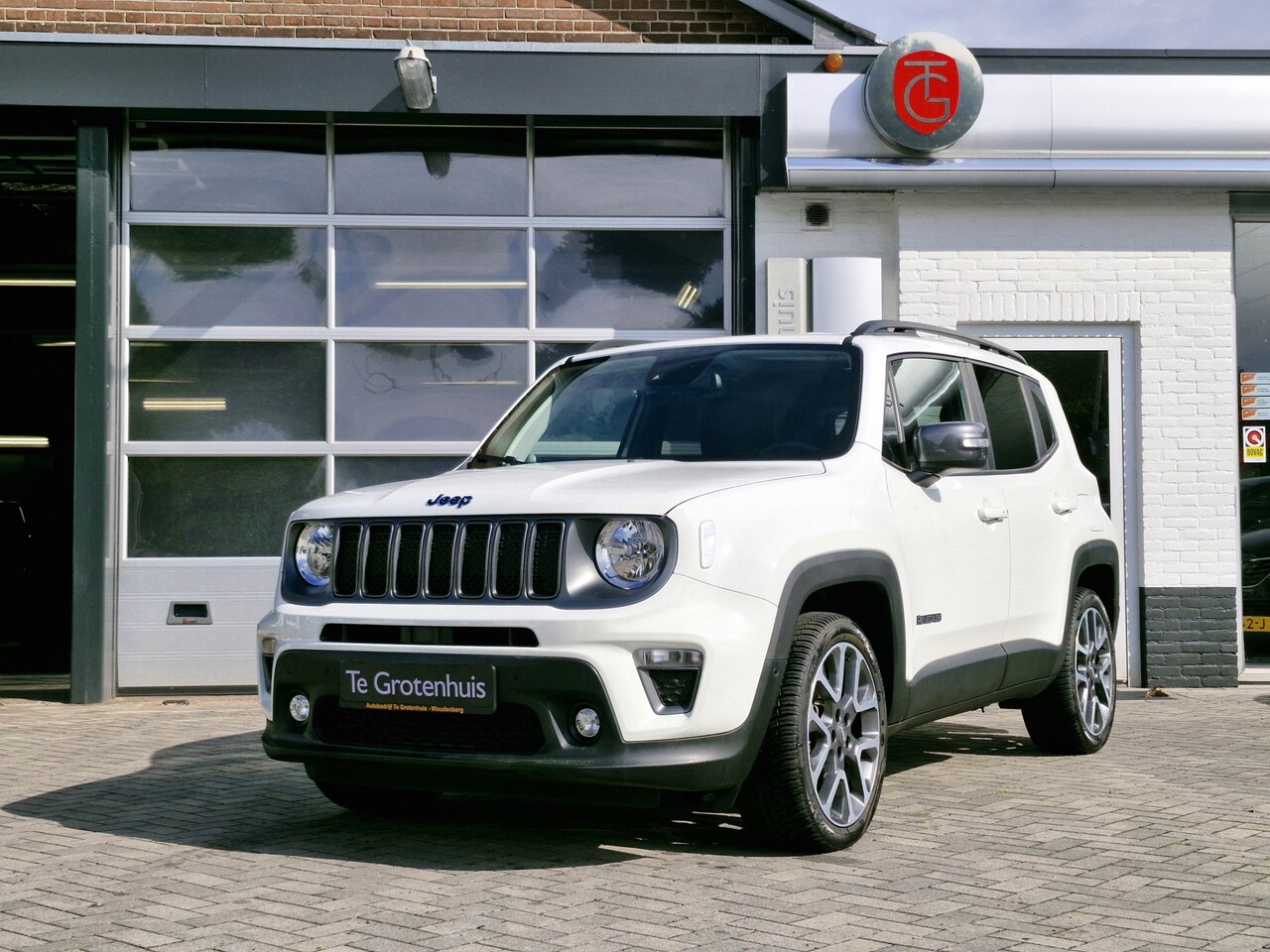 Jeep Renegade - 4xe 240 Plug-in Hybrid Electric S 4xe 240 Plug-in Hybrid Electric S - AutoWereld.nl