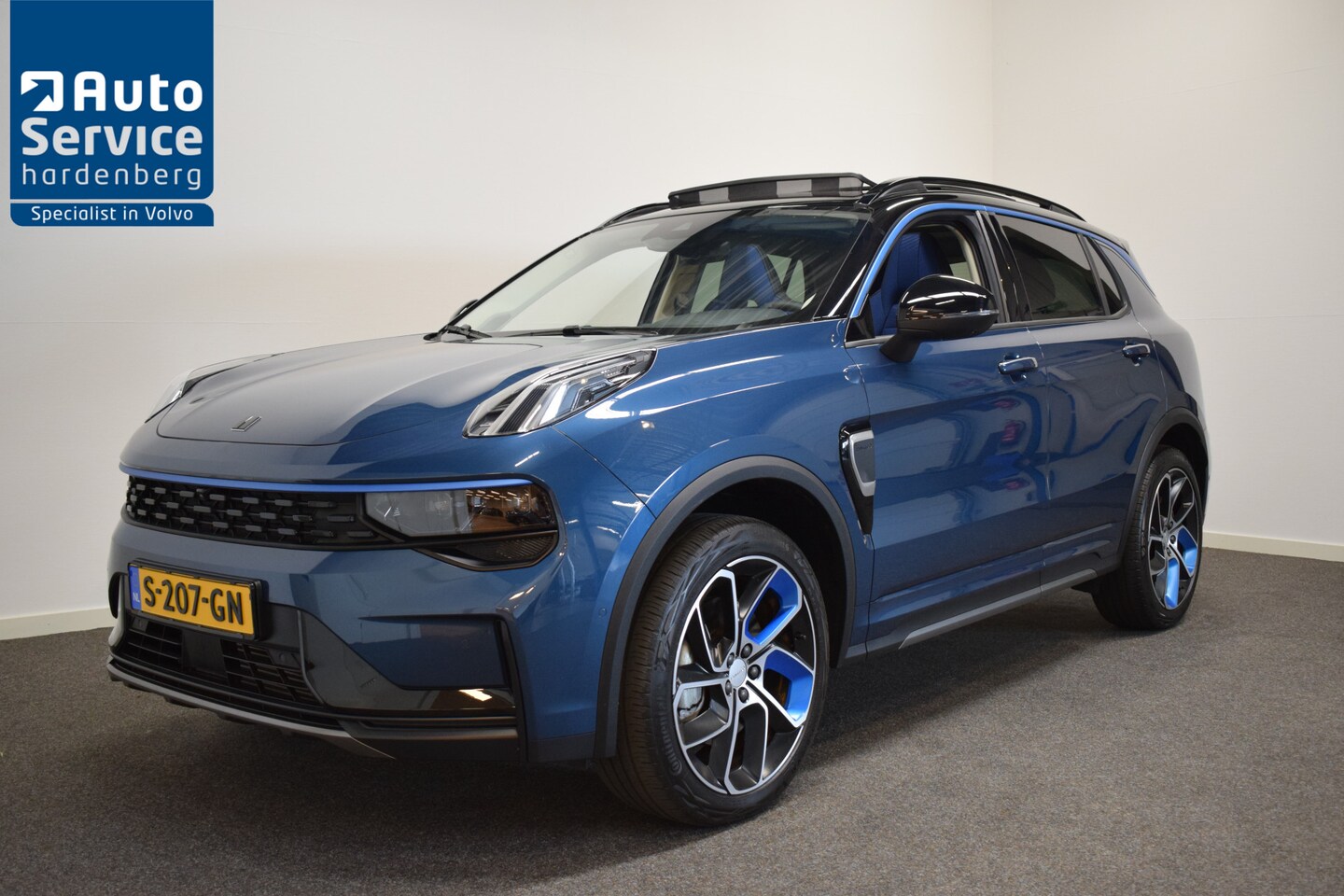 Lynk & Co 01 - BJ2023 1.5 261pk AUT7 PHEV 70km Elec. Pano/ Adapt./ 360 Camera/ Dig. Dashboard/ Stoelverw. - AutoWereld.nl