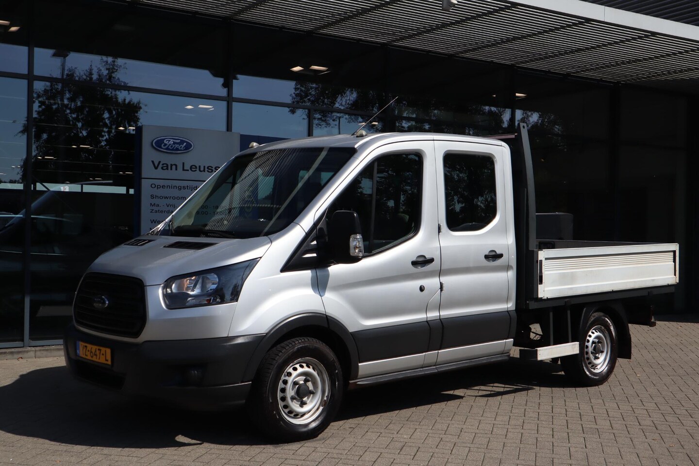 Ford Transit - 350 2.0 TDCI L2H1 DC Ambiente ALU-LAADBAK 7-PERSOONS TREKHAAK BTW-AUTO LAGE-KMSTAND - AutoWereld.nl