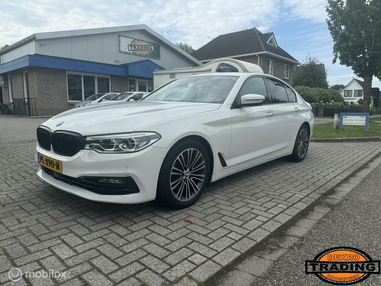 BMW 5-serie - 520i High Executive Aut. Sportline , adaptive - AutoWereld.nl