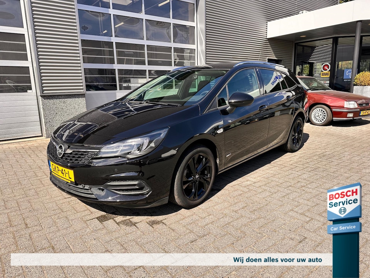 Opel Astra Sports Tourer - 1.2 Turbo 130pk Start/Stop Black Edition Design &Tech - AutoWereld.nl