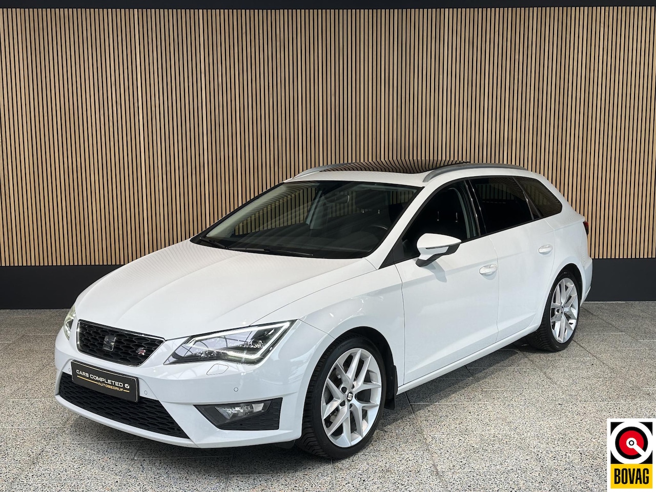 Seat Leon ST - 1.4 EcoTSI FR Business Intense Schuif- kantel dak | Camera | Trekhaak - AutoWereld.nl