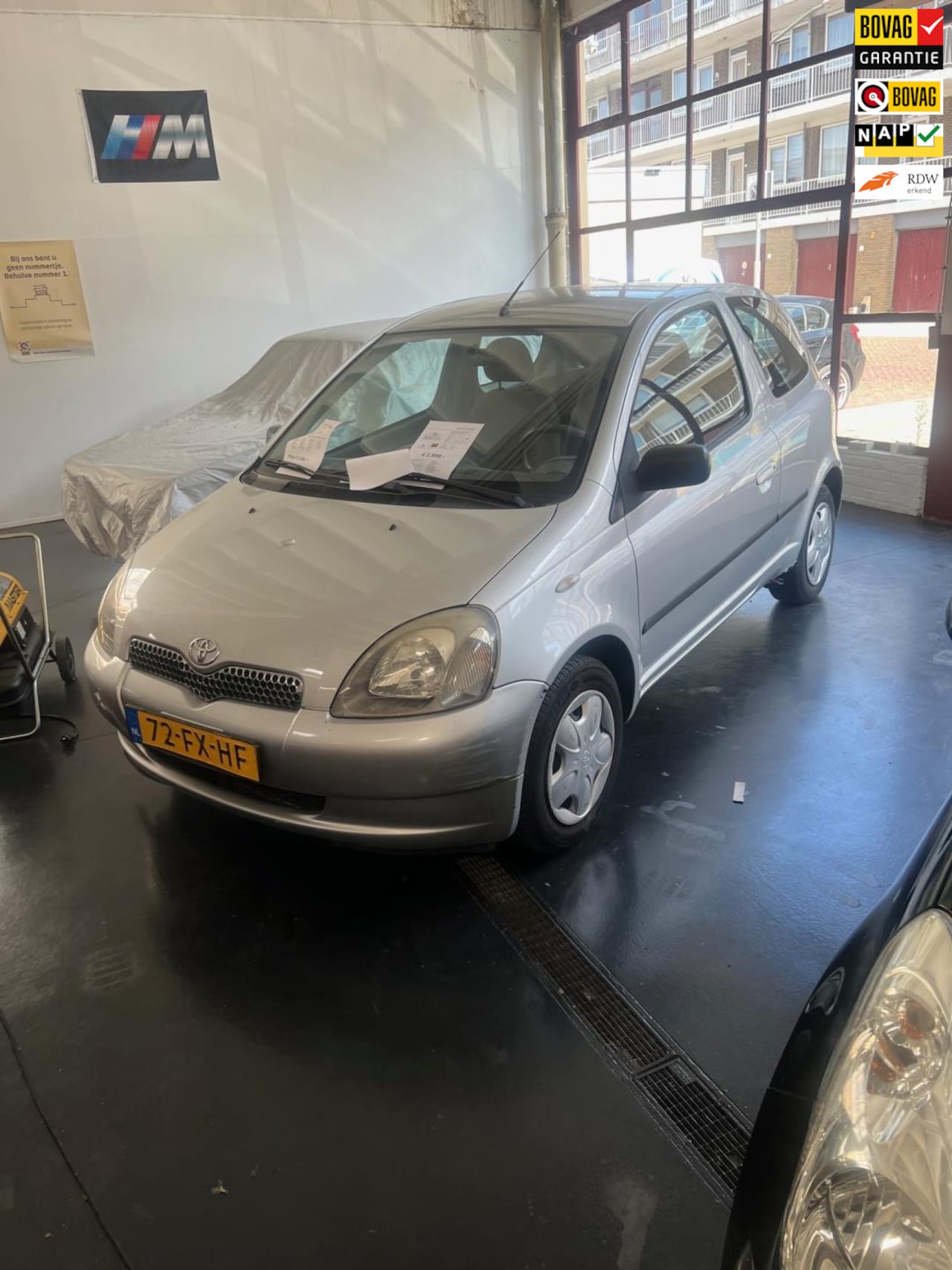 Toyota Yaris - 1.3-16V VVT-i Sol 1.3-16V VVT-i Sol, Radio, Electrische ramen, - AutoWereld.nl