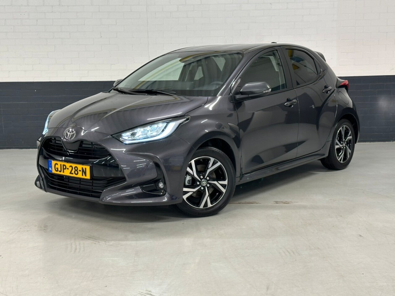 Toyota Yaris - 1.5 Hybrid 115 First Edition ACC | Parkeersensoren | Lane assist | dodenhoek assist | Two - AutoWereld.nl