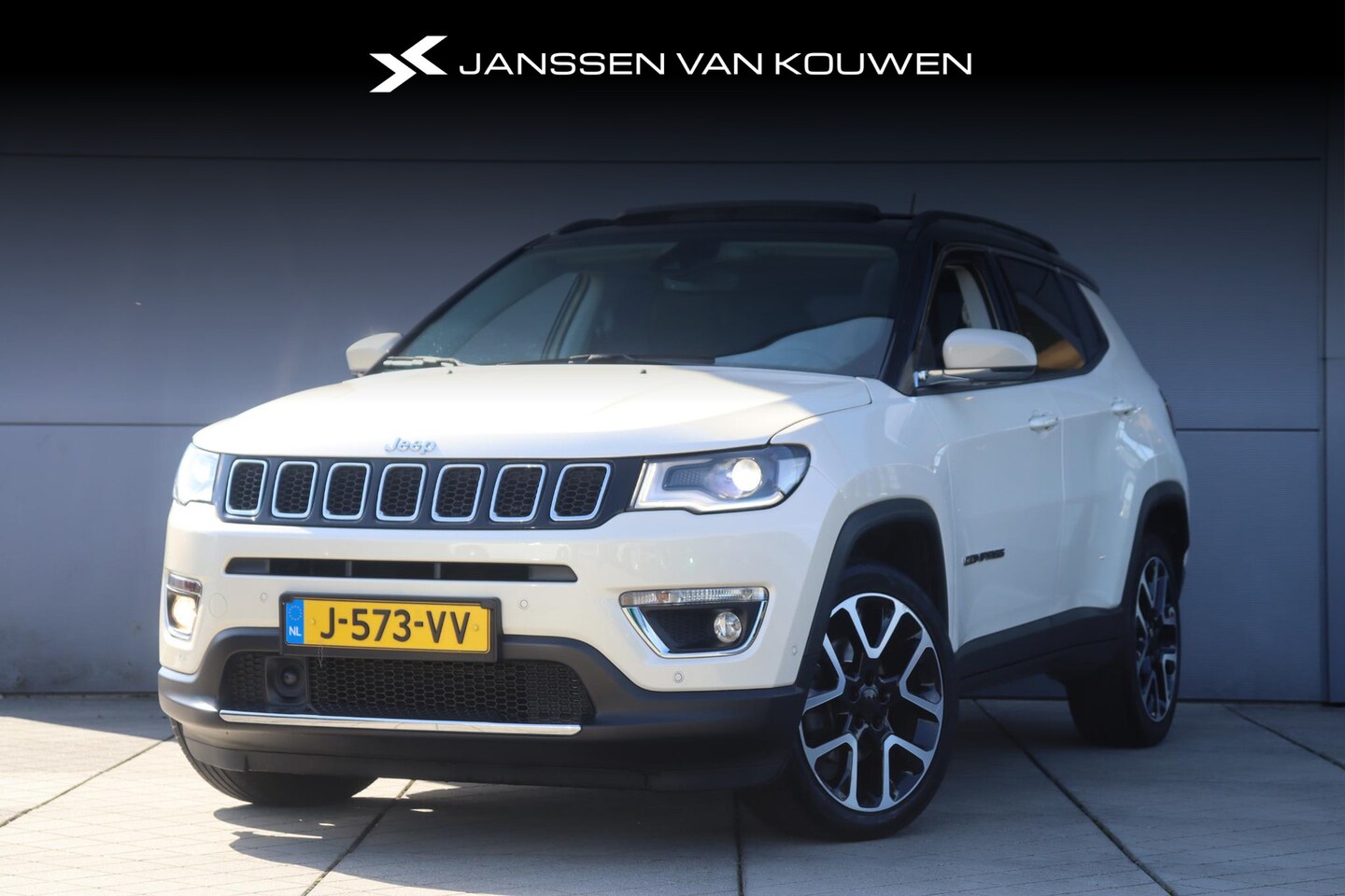 Jeep Compass - 1.3T Limited / Navigatie / Panoramadak / Camera / Historie - AutoWereld.nl