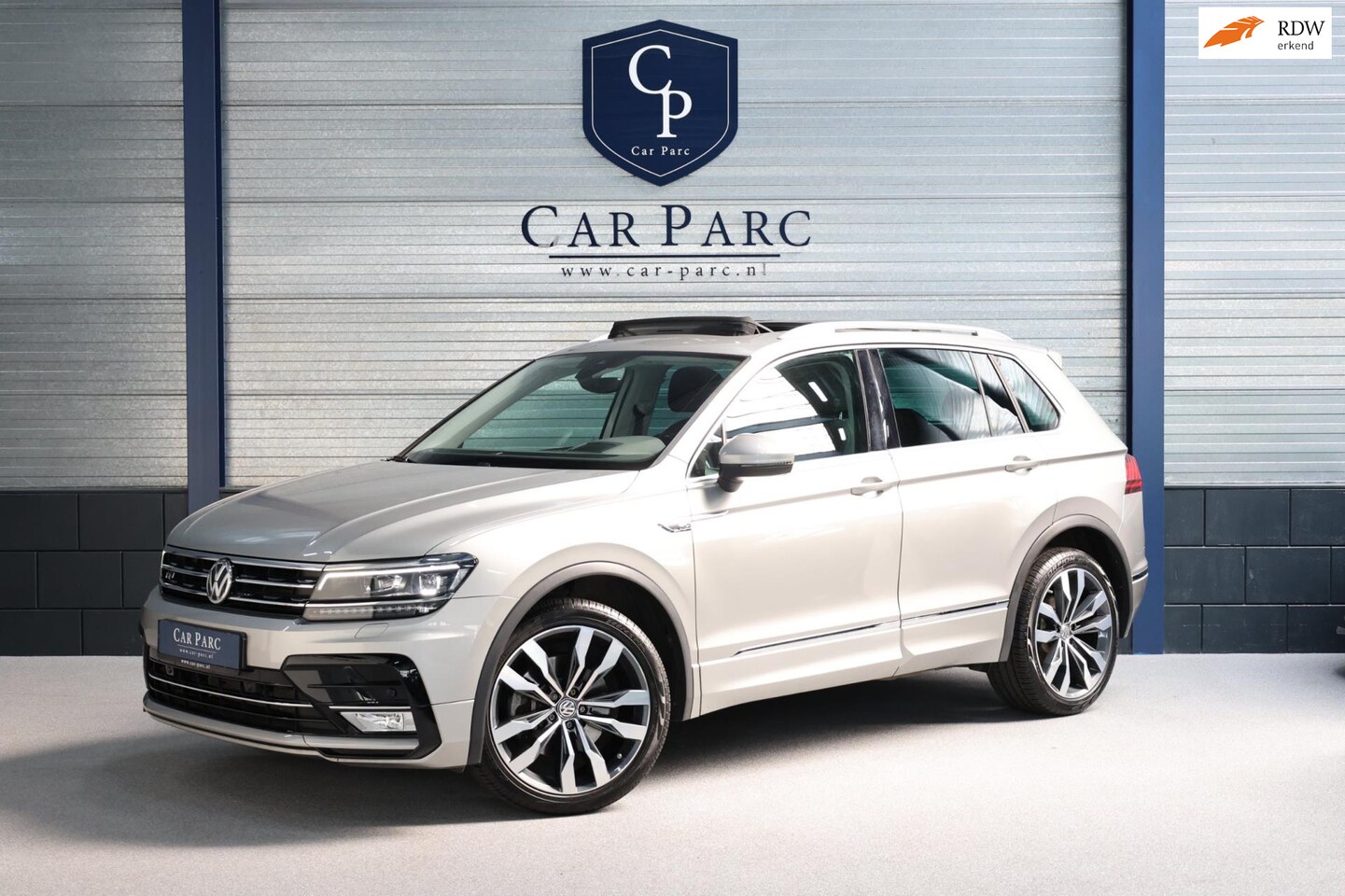 Volkswagen Tiguan - 2.0 TSI 4Motion R-line LED/VIRTUAL/HUD/PANO/ALCANTARA+S.VERWARMING/LMV/LINE/ACC/ECC/12 MDN - AutoWereld.nl