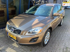 Volvo XC60 - 3.0 T6 AWD Summum 285PK LEER / NAVI / Youngtimer