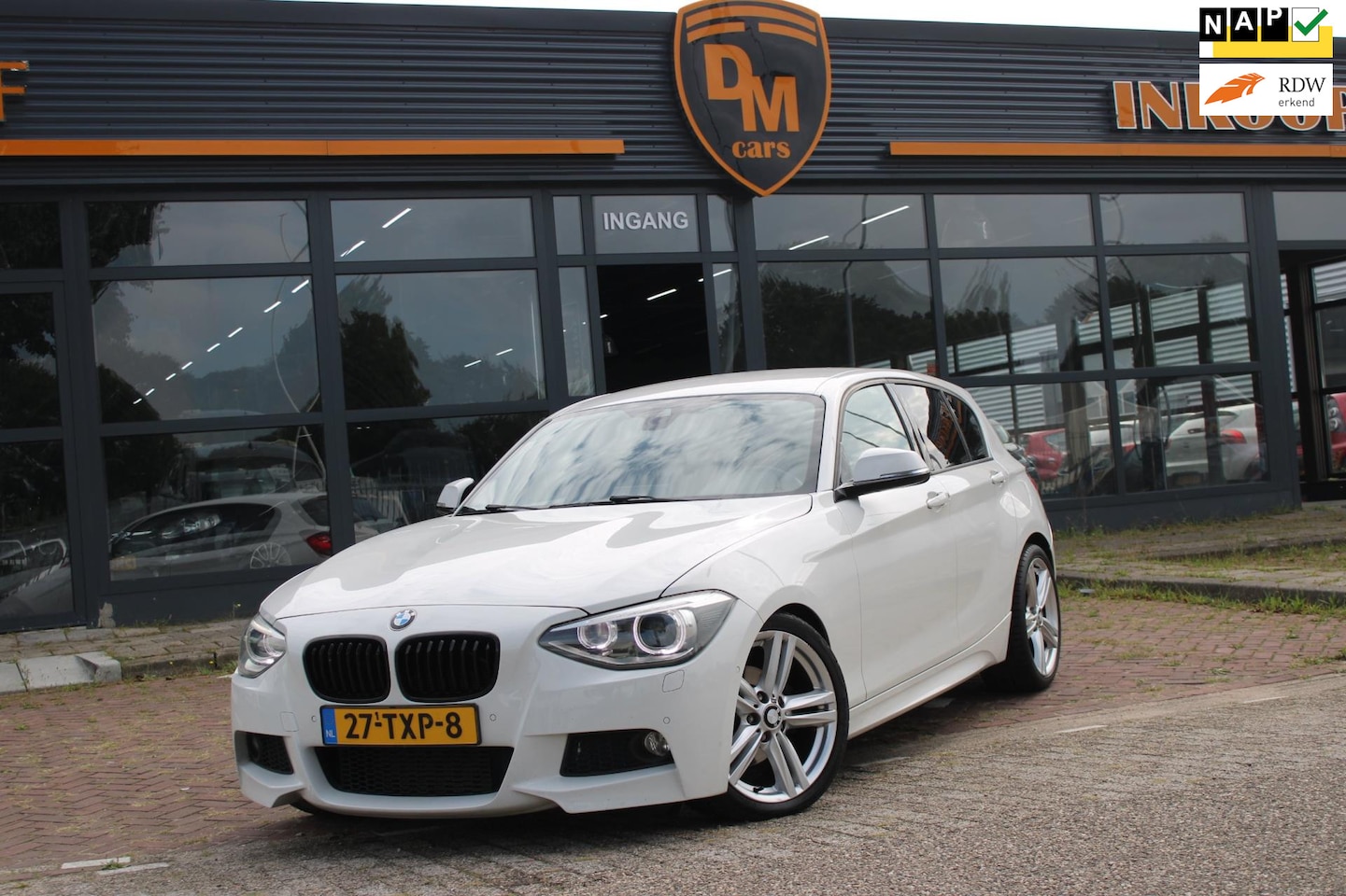 BMW 1-serie - 118i Business+|MPAKKET|AUTOMAAT|LEER|PARKEERSENSORACHTER| - AutoWereld.nl