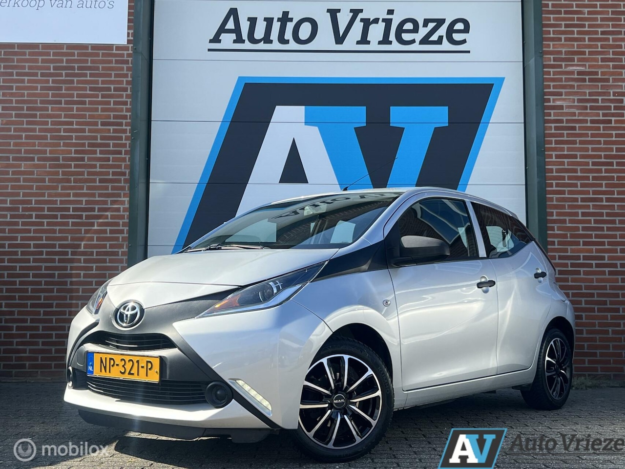 Toyota Aygo - 1.0 VVT-i x 1.0 VVT-i x, All Seasons, Goed onderhouden - AutoWereld.nl