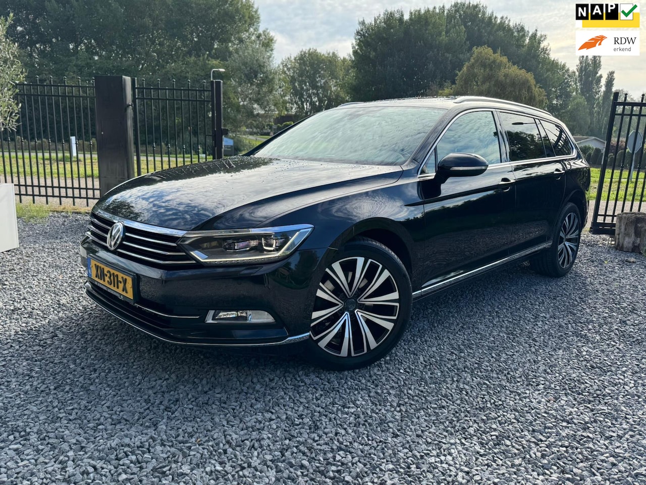 Volkswagen Passat Variant - 1.8 TSI Business Edition R / Panorama Dak / Stoelverwarming / - AutoWereld.nl