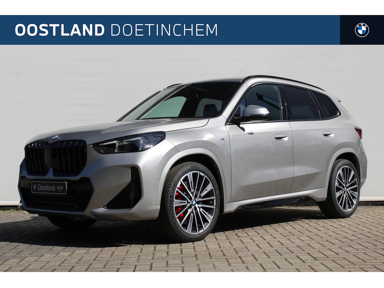 BMW X1 - xDrive23i High Executive M Sport Automaat / Panoramadak / Adaptieve LED / Sportstoelen  / - AutoWereld.nl