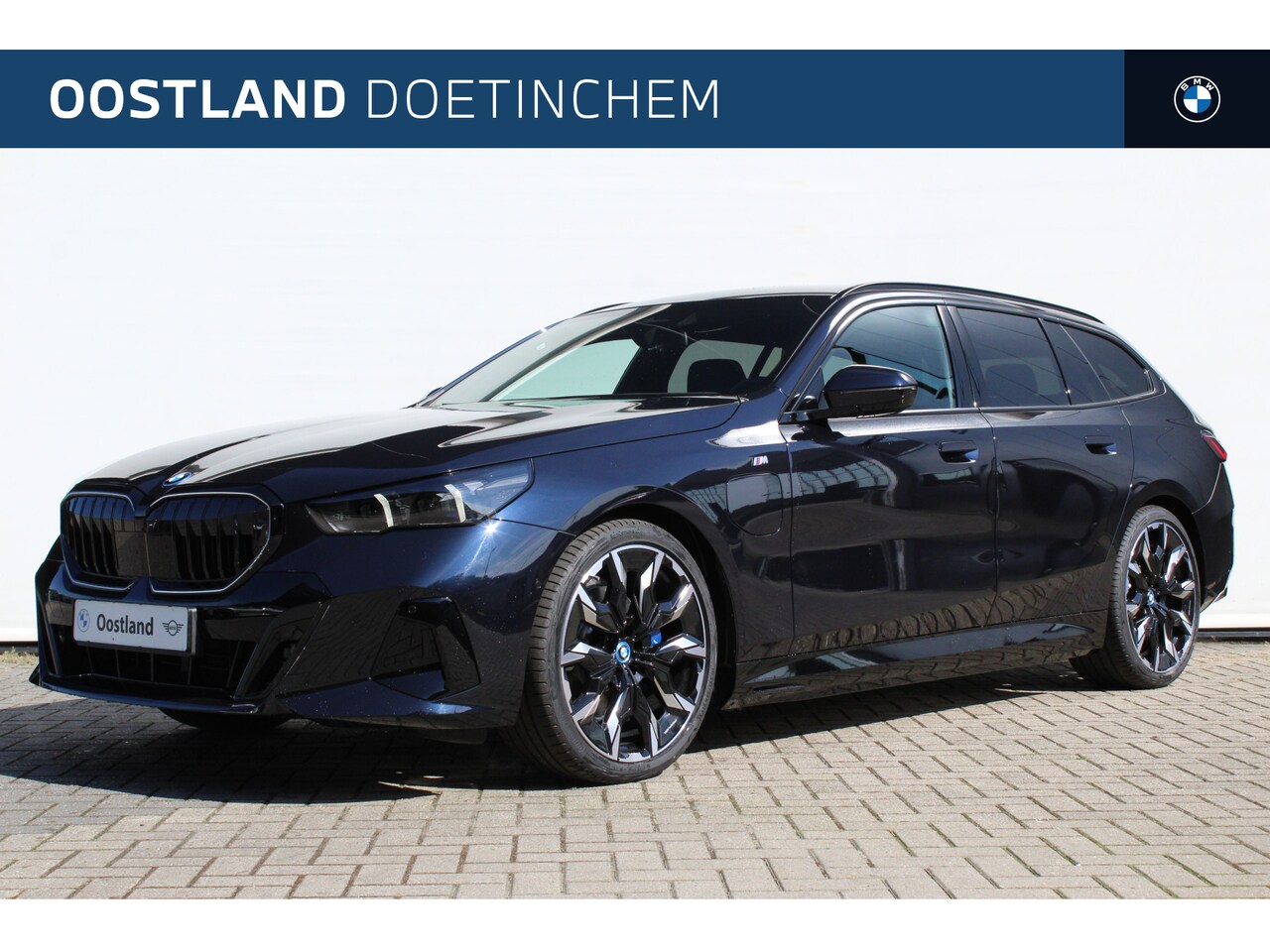 BMW 5-serie Touring - 530e High Executive M Sport Automaat / Trekhaak / Stoelventilatie / Adaptieve LED / Harman - AutoWereld.nl