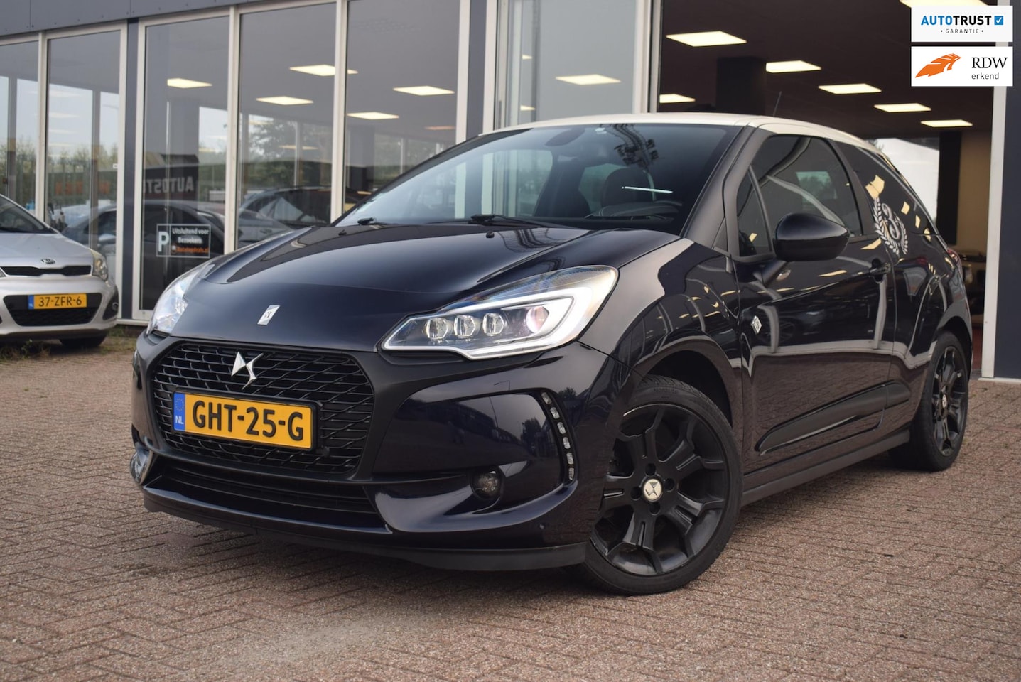 DS 3 - 1.2 PureTech Cafe Racer L.E. | Lederen Interieur | NAVI | Climate Control | - AutoWereld.nl