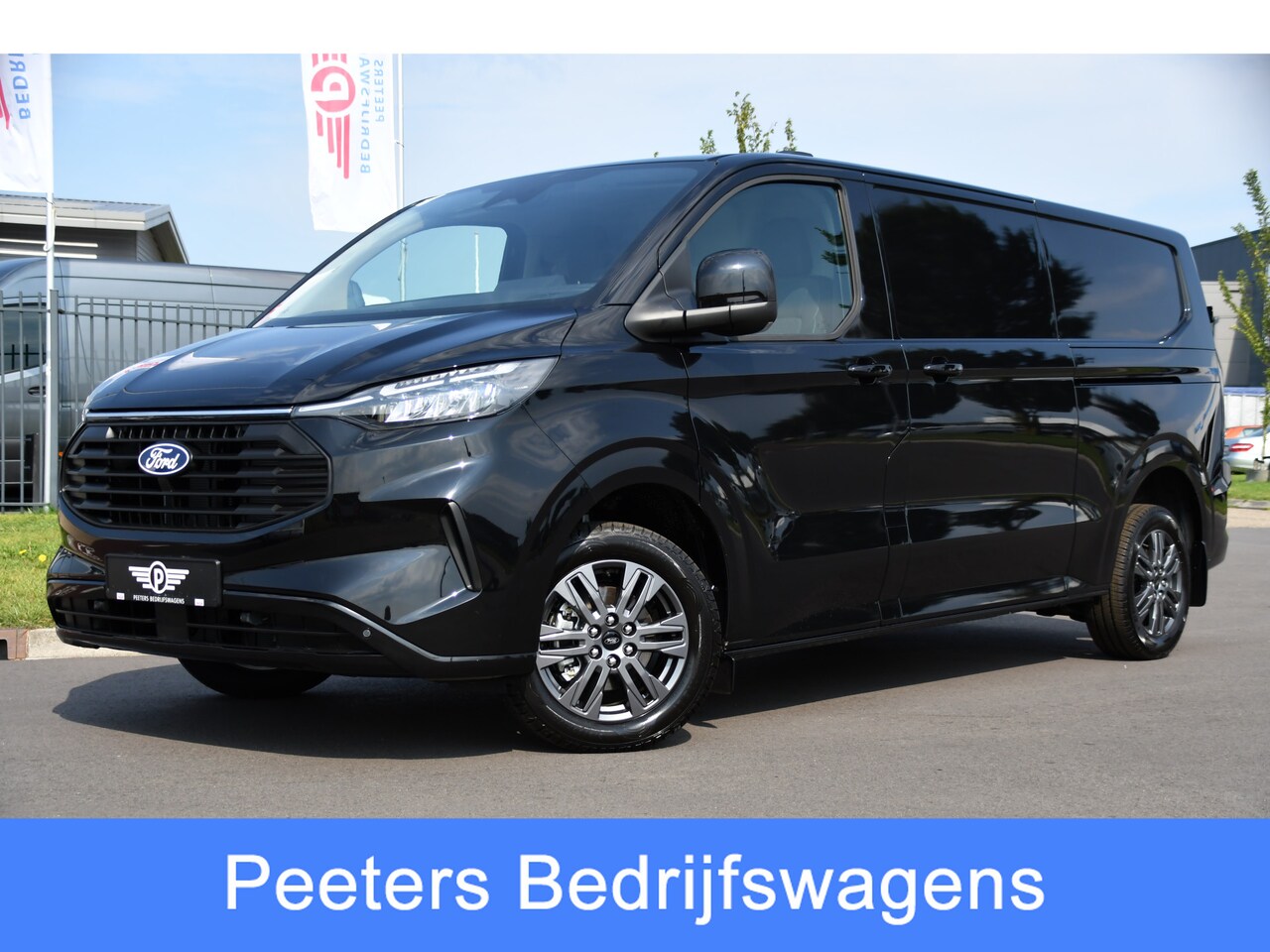 Ford Transit Custom - 320 2.0 TDCI L2H1 Limited Black Edition Adaptieve Cruise, Camera, Carplay, 170PK, 2 x Schu - AutoWereld.nl