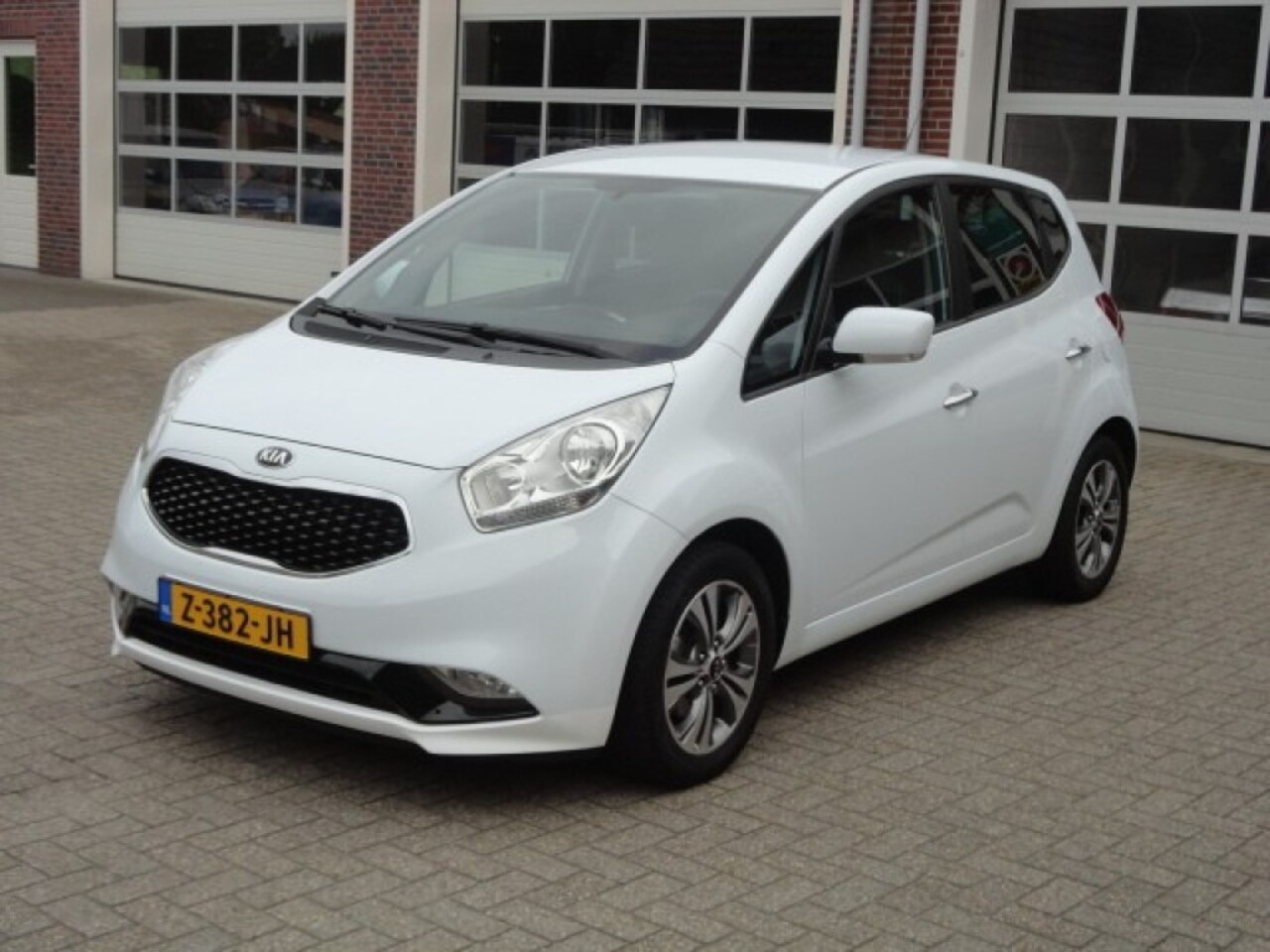 Kia Venga - 1.6 CVVT Dynamic Plus Line Navigatie, Camera, Parkeersensoren  a - AutoWereld.nl