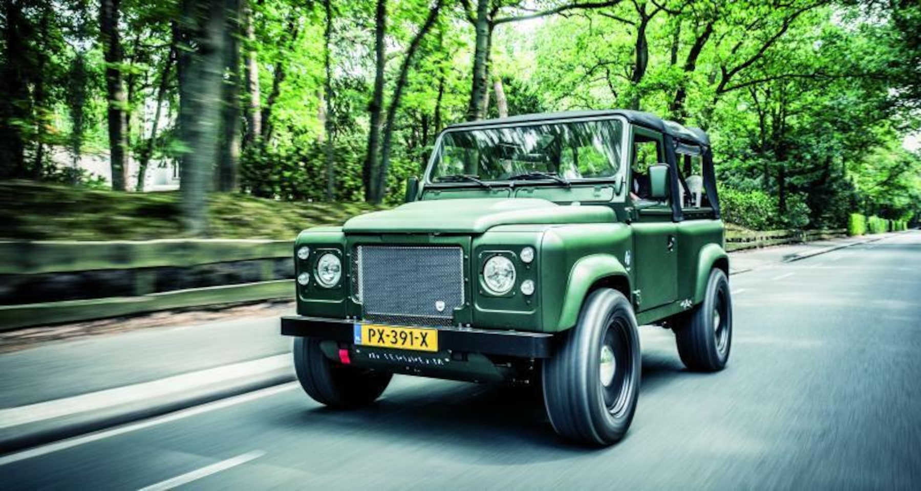 Land Rover Defender 90 - 6.2 V8 652pk hardtop - AutoWereld.nl