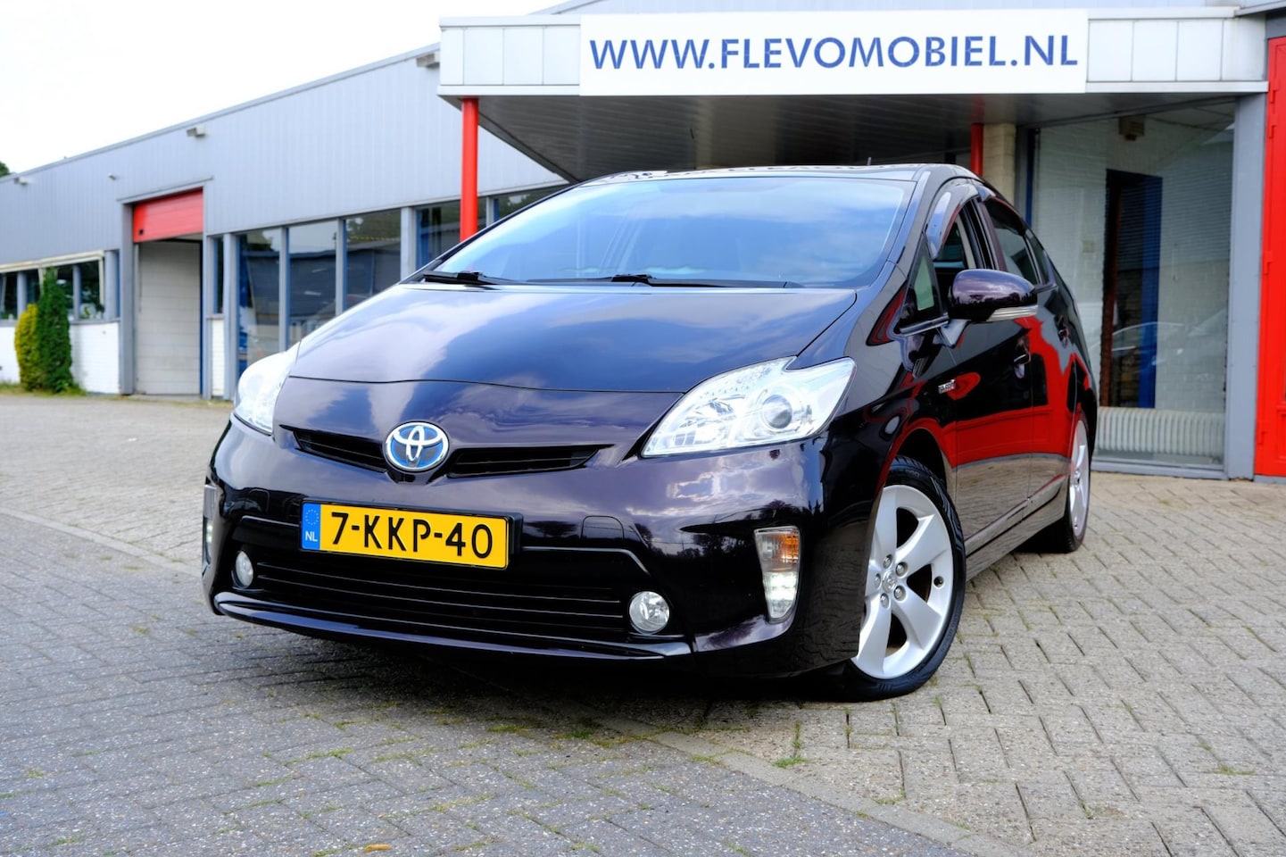 Toyota Prius - 1.8 Business Aut. HUD|Navi|Cam|LMV - AutoWereld.nl