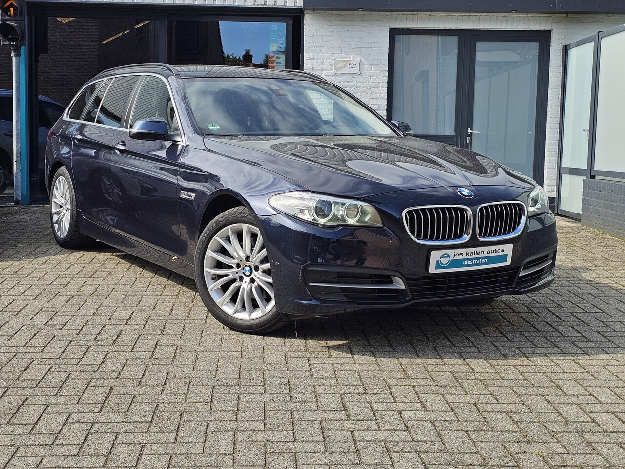 BMW 5-serie Touring - 520d Luxury Edition 520d Luxury Edition - AutoWereld.nl