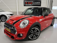 MINI Cooper S - 2.0 Chili Serious Business JCW pakket 18 inch Sportstoelen Leer Navigatie Camera HUD Boekj