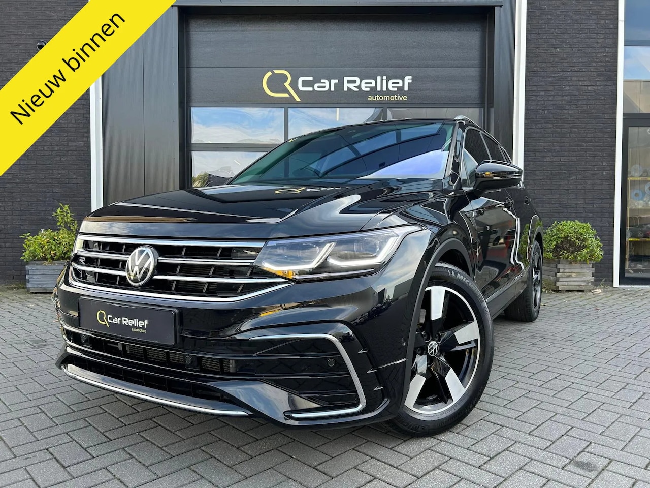 Volkswagen Tiguan - 1.5 TSI R-Line Business 1.5 TSI R-Line Business+, Stoelverwarming, Parkeercamera, Apple Carplay, Virtual Cockpit - AutoWereld.nl