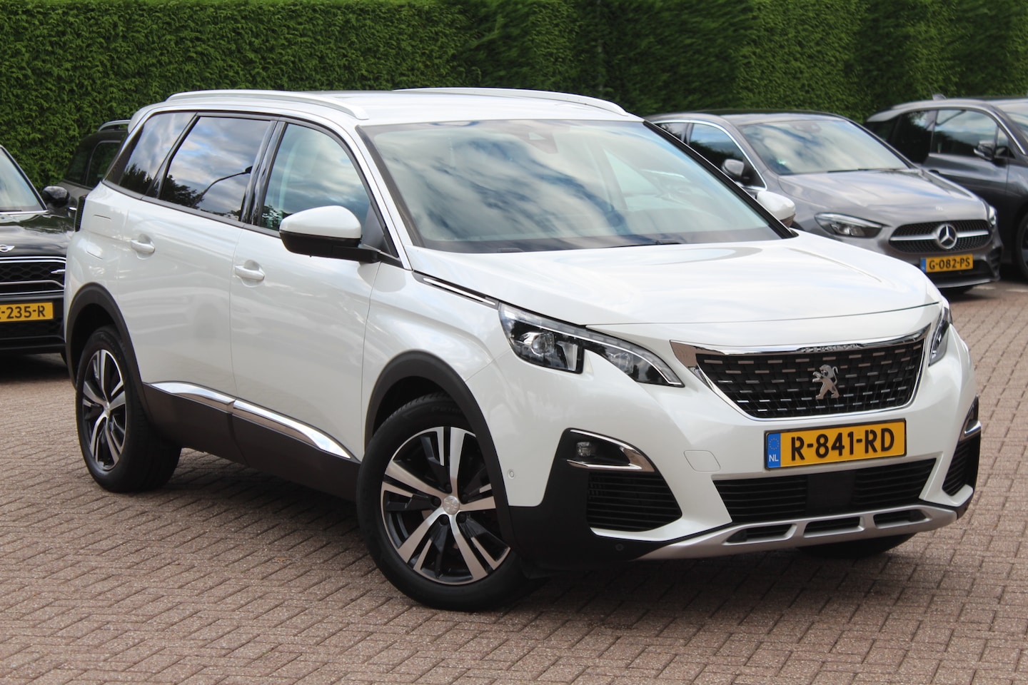 Peugeot 5008 - 1.2 PureTech Advanced Grip Control Allure / Trekhaak / Camera / Navigatie / Keyless / LED - AutoWereld.nl