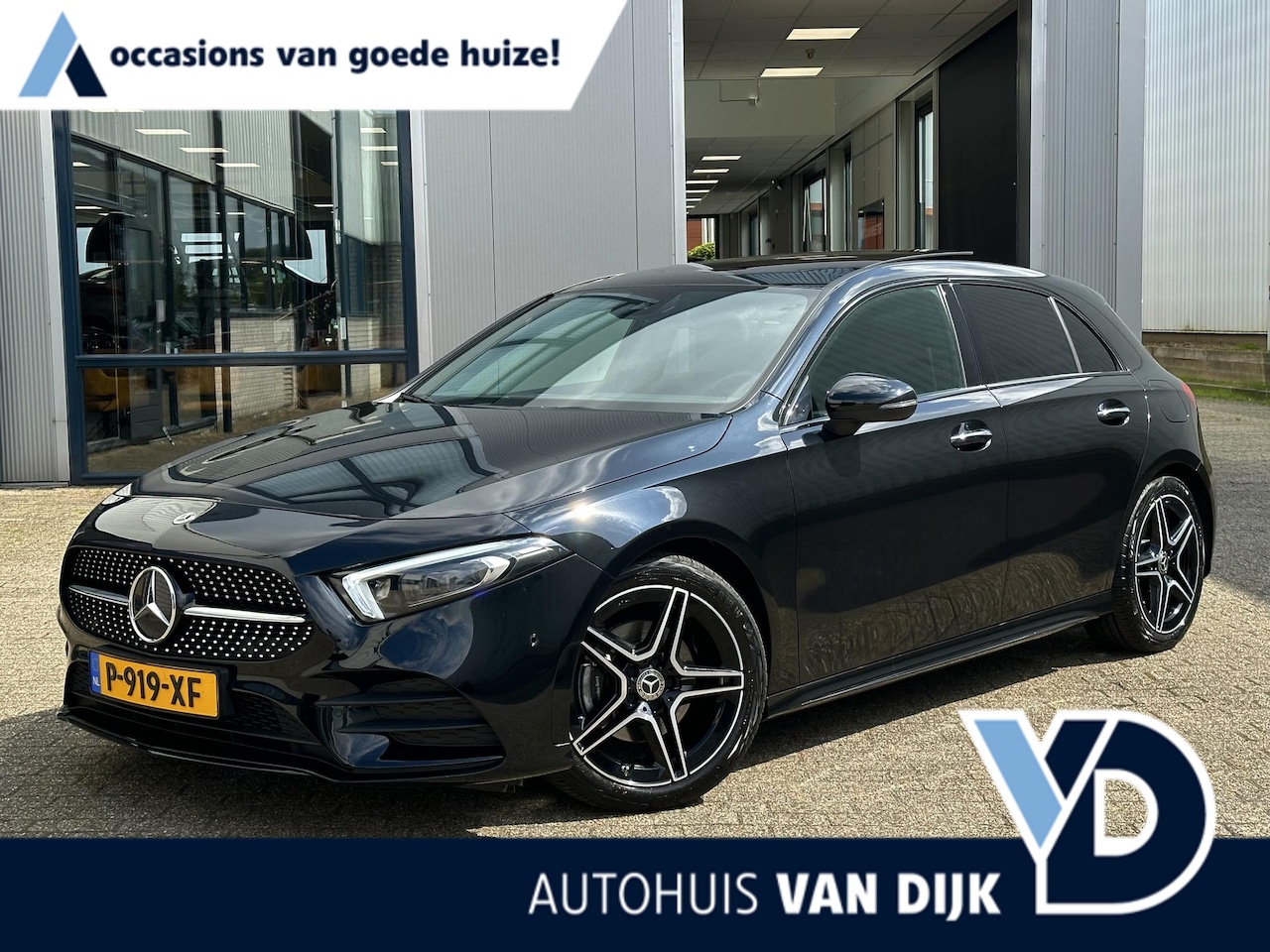 Mercedes-Benz A-klasse - 180 Business Solution AMG | NL-Auto/Pano-Dak/Sfeer/Trekhaak/Navi/Camera/Keyless - AutoWereld.nl