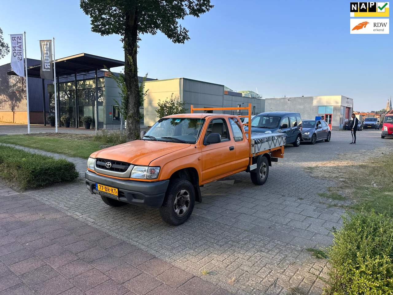 Toyota HiLux - 2.5 D4-D 100 Xtra 4x4 4x4 - AutoWereld.nl