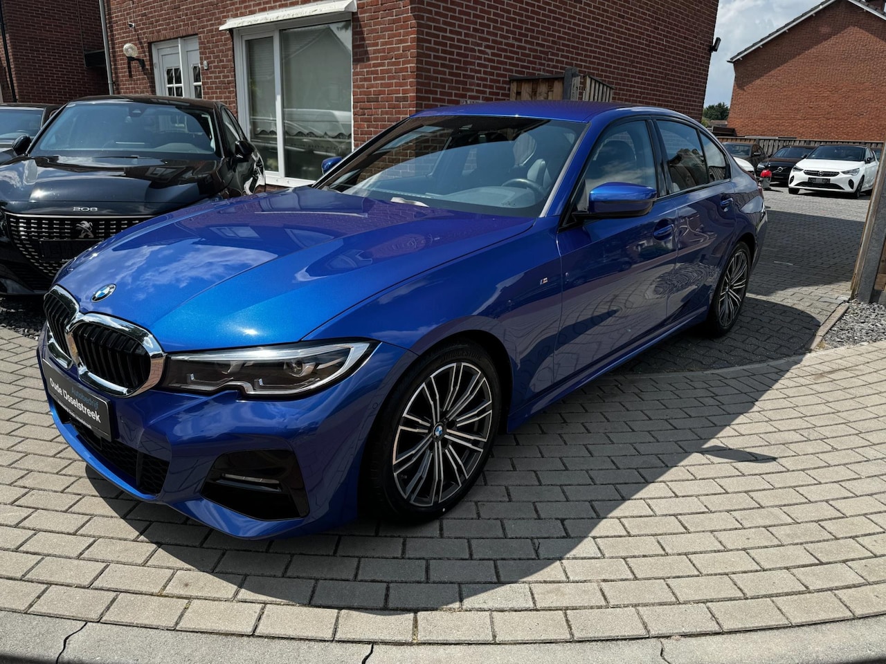 BMW 3-serie - 330i M Virtueel Display- Apple Carplay Achteruitcamera - AutoWereld.nl