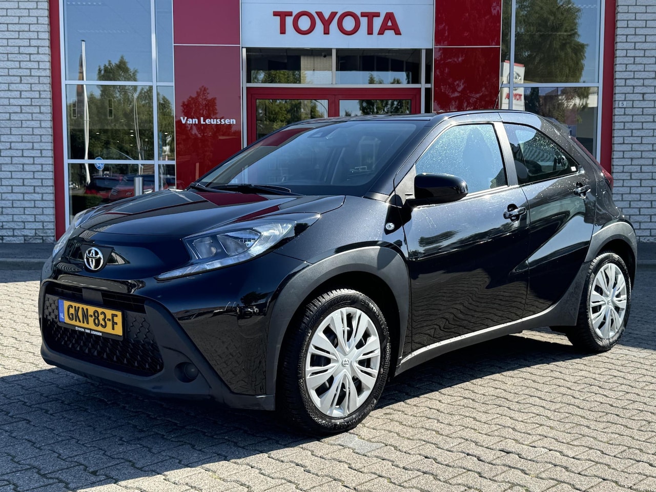 Toyota Aygo X - MT PLAY ALL SEASON CAMERA APPLE/ANDROID BLUETOOTH AIRCO AD-CRUISE - AutoWereld.nl