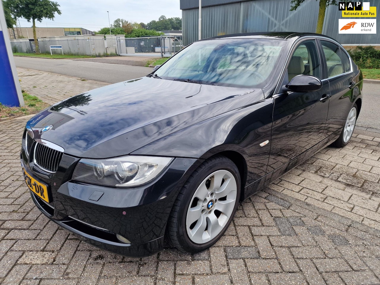 BMW 3-serie - 330i High Executive 330i High Executive, Motor defect, Apk, Nap, Inruil mogelijk. - AutoWereld.nl