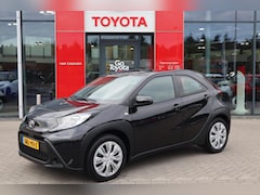 Toyota Aygo X - PLAY 5-DEURS AD-CRUISE AIRCO APPLE/ANDROID CAMERA BLUETOOTH EL-RAMEN/SPIEGELS