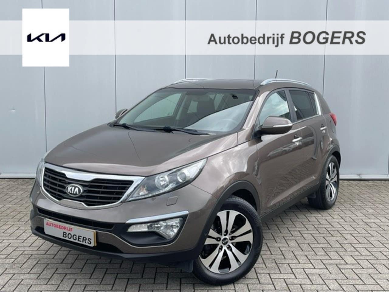 Kia Sportage - 2.0 Super Pack Automaat Navigatie, Leder, 18"Lm, Climate Control, Cruise Control, Trekhaak - AutoWereld.nl