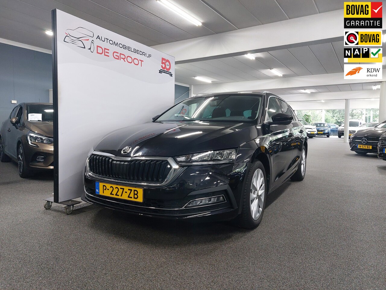 Skoda Octavia Combi - 1.0 TSI Business Edition Plus-CAR PLAY-SENSOREN-ELEC A KLEP - AutoWereld.nl