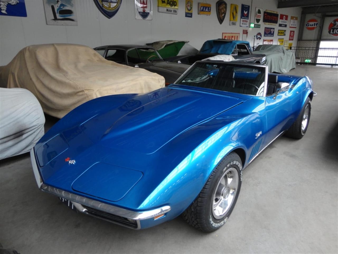 Chevrolet Corvette - V8 350Cu handgeschakeld! - AutoWereld.nl