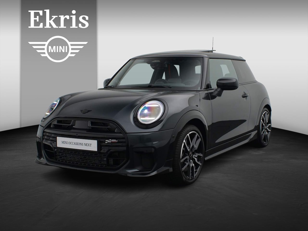 MINI John Cooper Works - 3-Deurs C Cooper + Pakket XL + Driving Assistant Plus + Panoramadak + Harman Kardon + LED - AutoWereld.nl