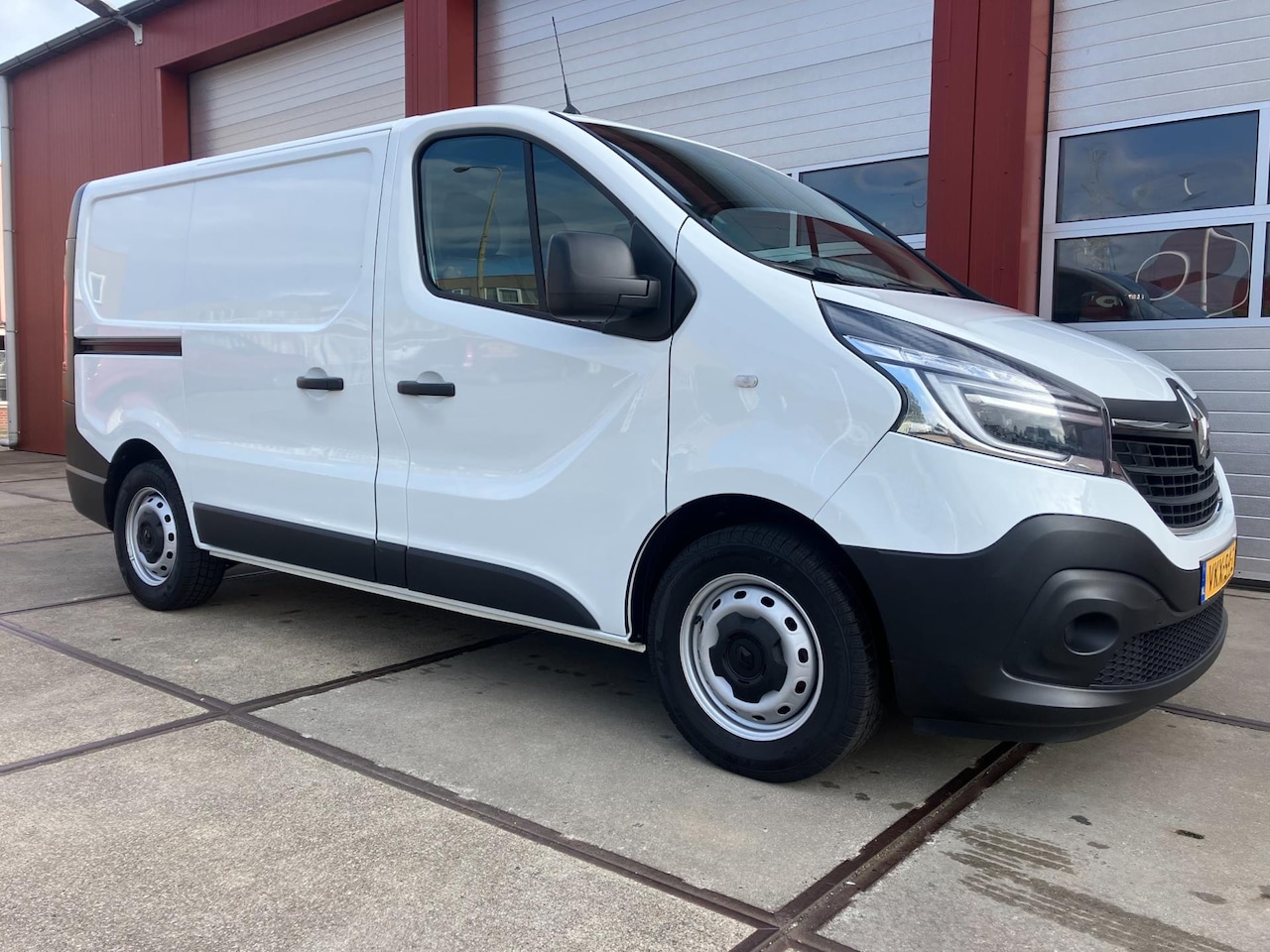 Renault Trafic - 2.0 dCi 120 T29 L1H1 Comfort 2.0 dCi 120 T29 L1H1 Comfort - AutoWereld.nl