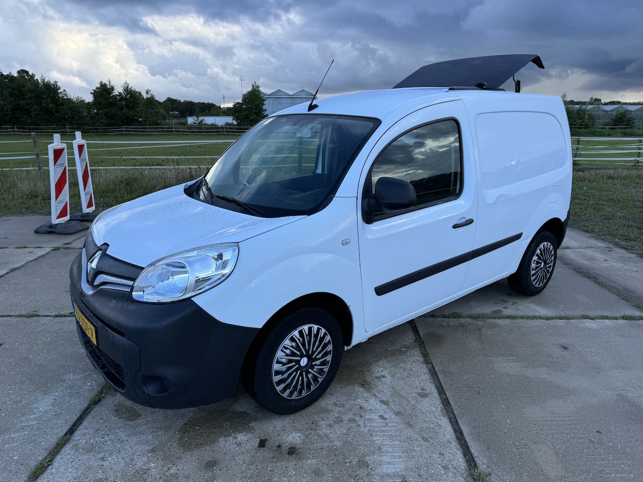 Renault Kangoo Express - 1.5 DCI airco dakklep navigatie cruise EURO 5 - AutoWereld.nl