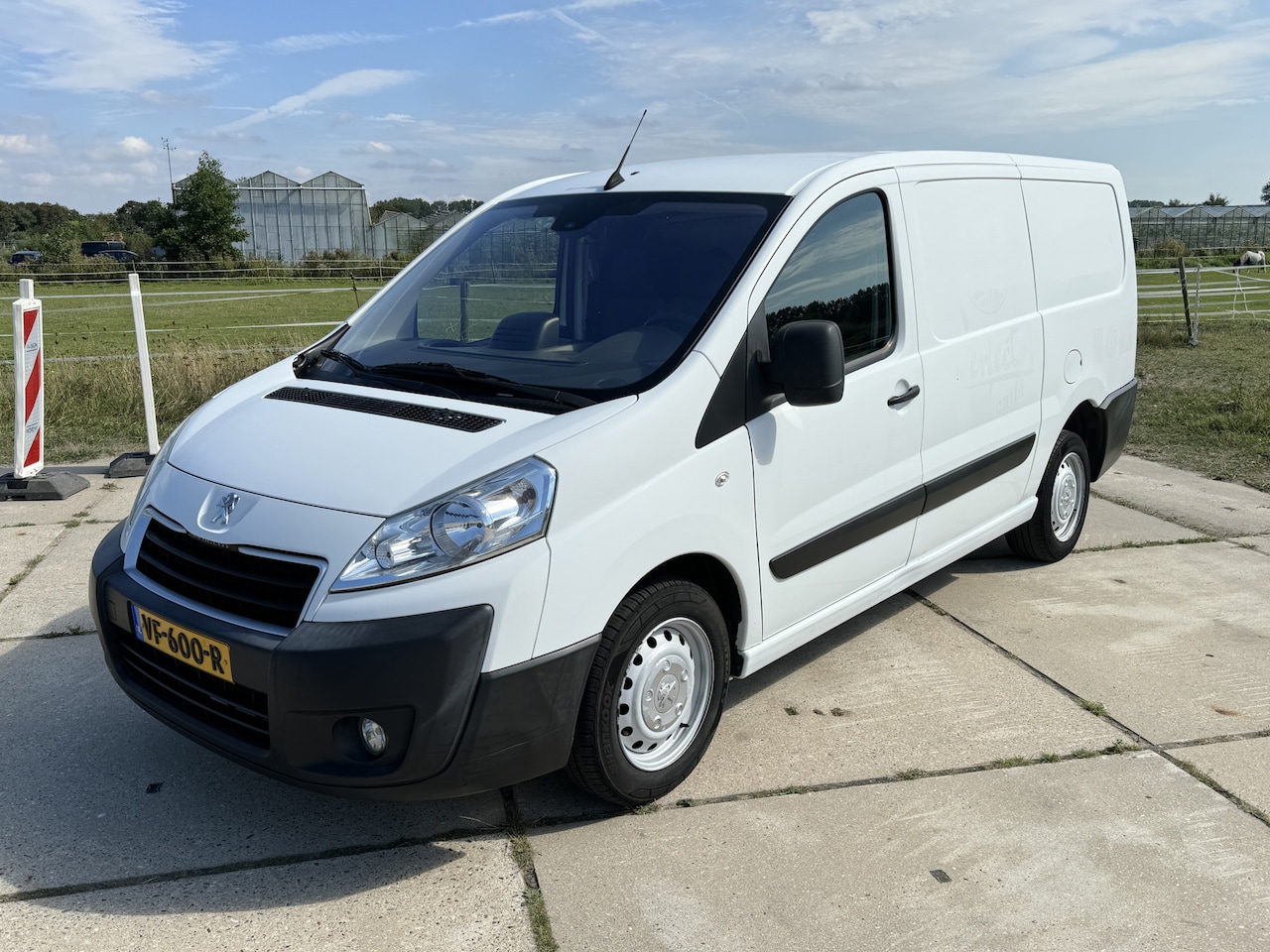 Peugeot Expert - 229 2.0 HDI 163pk L2 automaat airco navi euro 5 - AutoWereld.nl