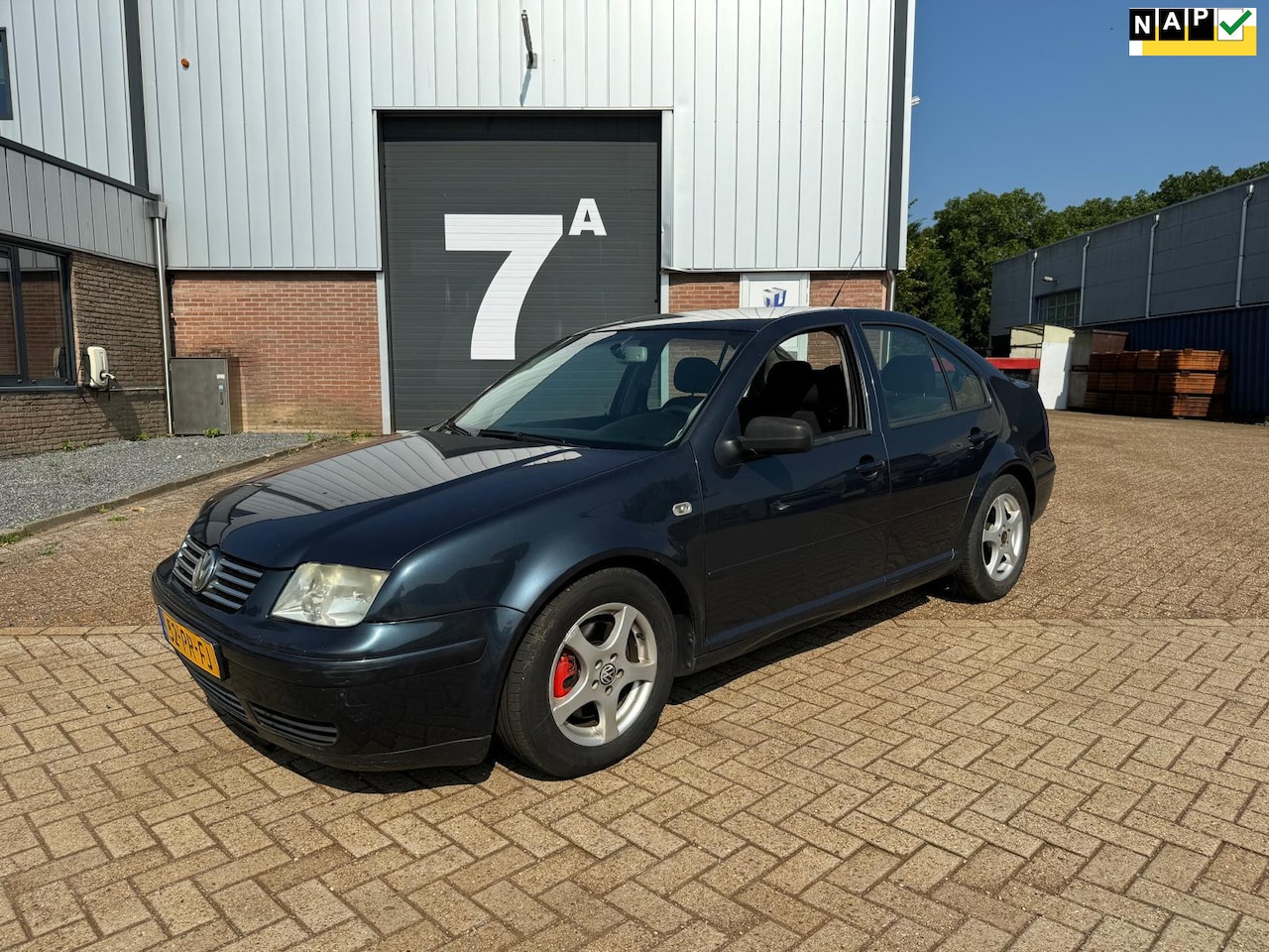 Volkswagen Bora - 1.9 TDI Comfortline 1.9 TDI Comfortline - AutoWereld.nl