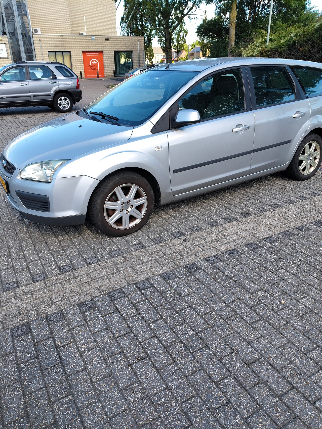 Ford Focus Wagon - 1.6-16V Ambiente - AutoWereld.nl