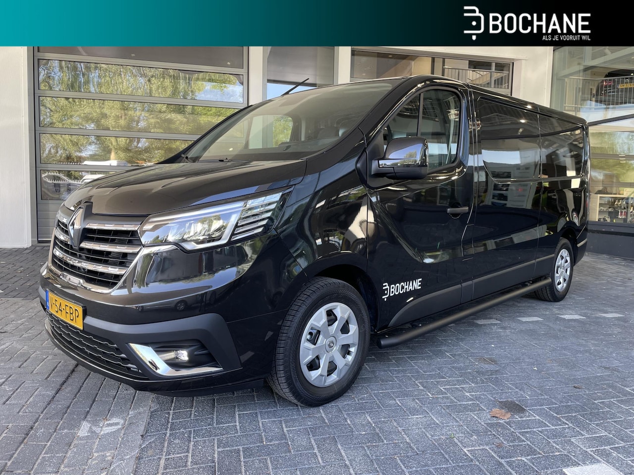 Renault Trafic - 2.0 dCi 110 T30 L2H1 Work Edition / Side-Bars / Trekhaak / Laadruimte pakket / All Season - AutoWereld.nl