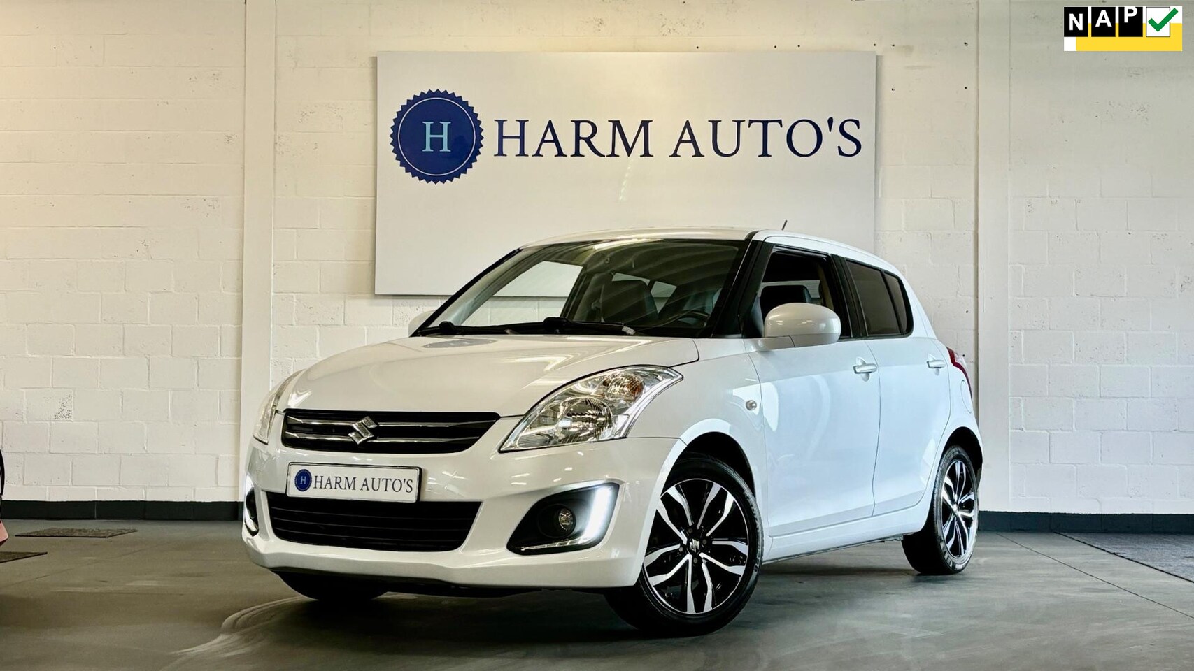 Suzuki Swift - 1.2 Extra Airco/Alcantara/LED/Cruise - AutoWereld.nl