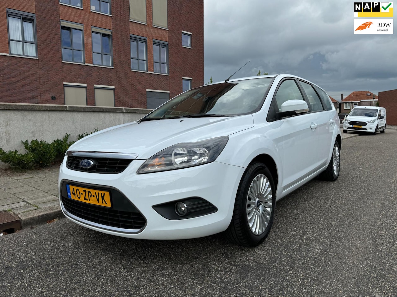 Ford Focus Wagon - 1.6 Titanium /Airco/Cruise/PDC/Trekhaak/LMV - AutoWereld.nl