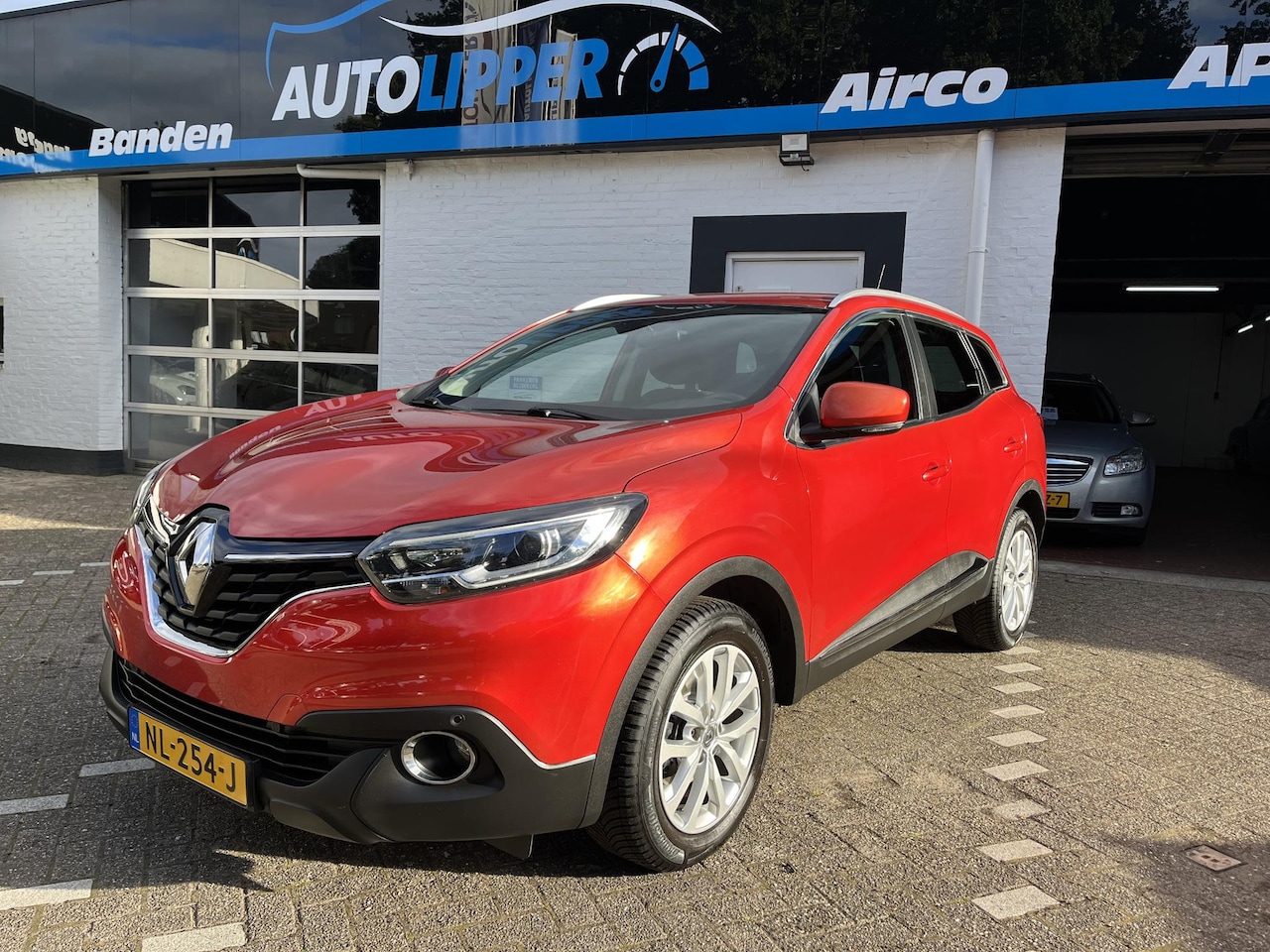 Renault Kadjar - 1.2 TCe Intens /Trekhaak/Lm velgen/Navigatie - AutoWereld.nl