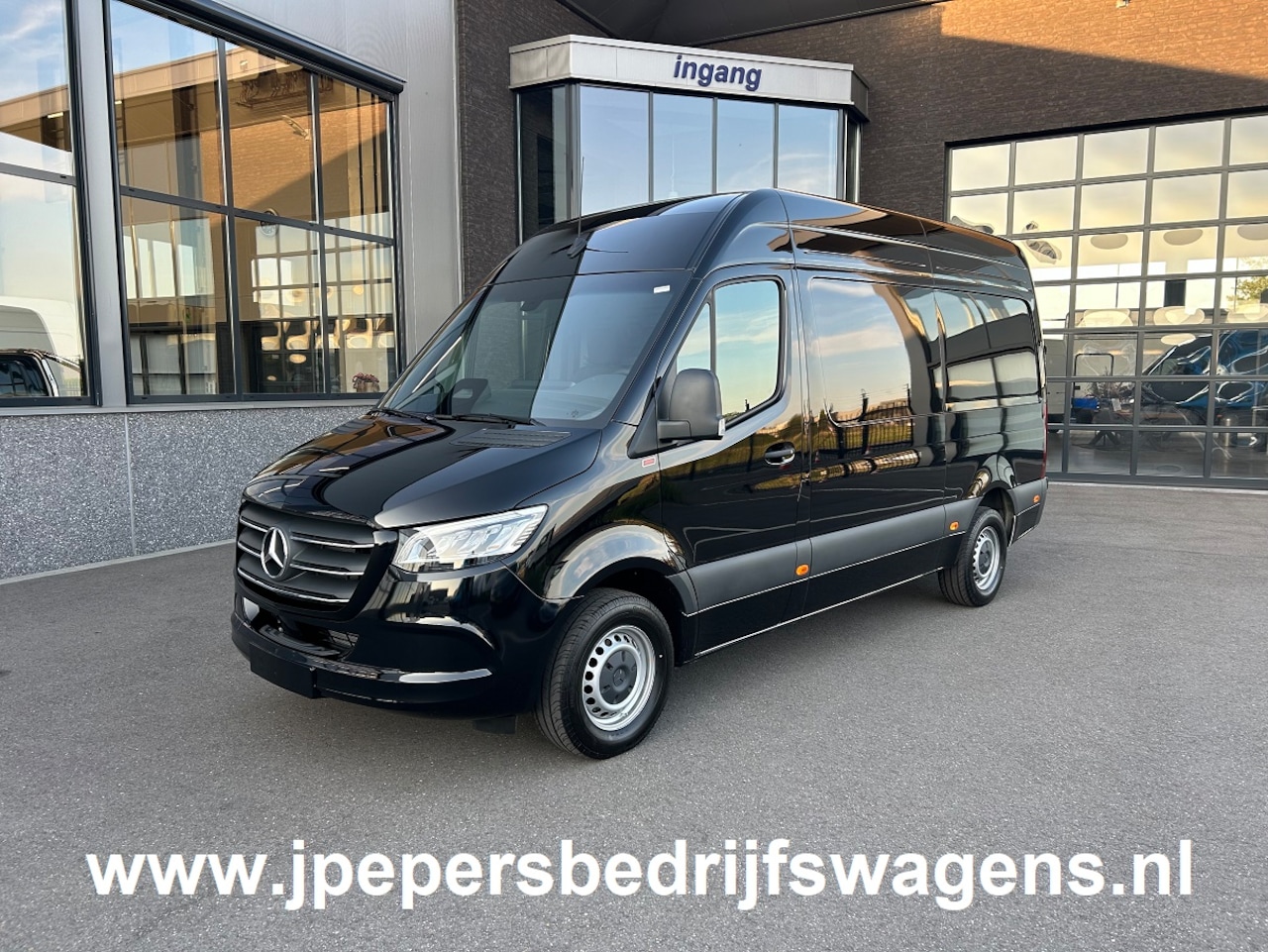 Mercedes-Benz Sprinter - 317 CDI L2 H2 Pro 3500KG Trekhaak / LED / MBUX / Camera / Carplay navigatie / Cruise contr - AutoWereld.nl