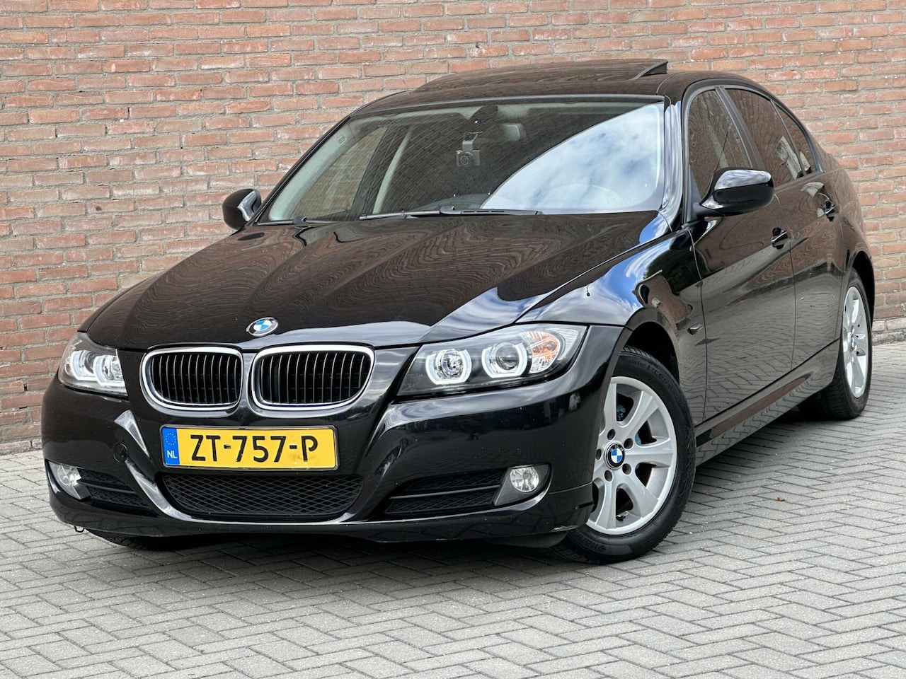 BMW 3-serie - 320I LCI Facelift - Schuifdak - Sportstoelen - Navi - Led - AutoWereld.nl